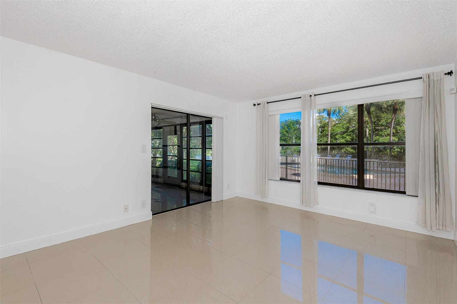 2307 S Cypress Bend Drive 108A — photo 4