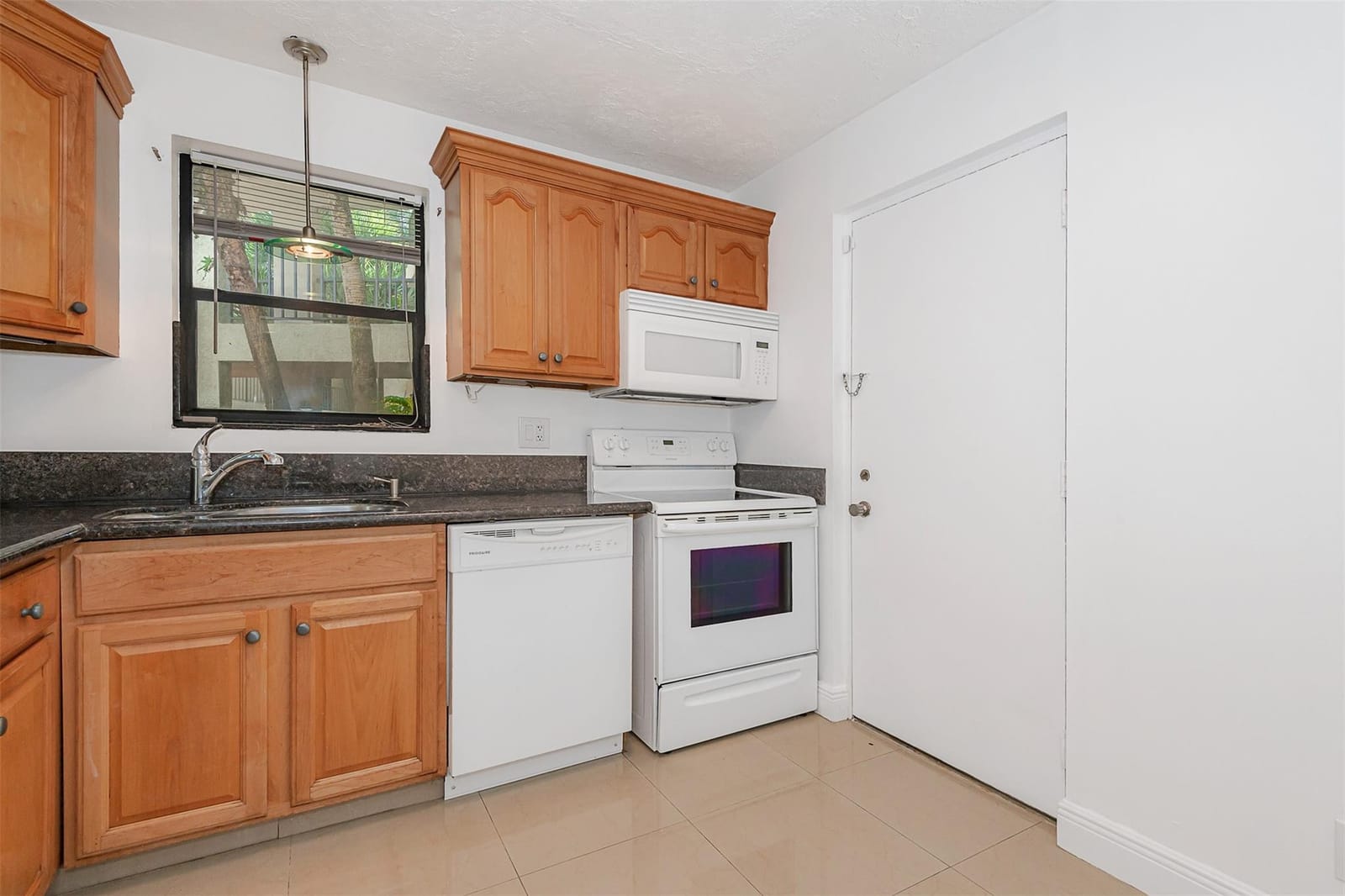 2307 S Cypress Bend Drive 108A — photo 9