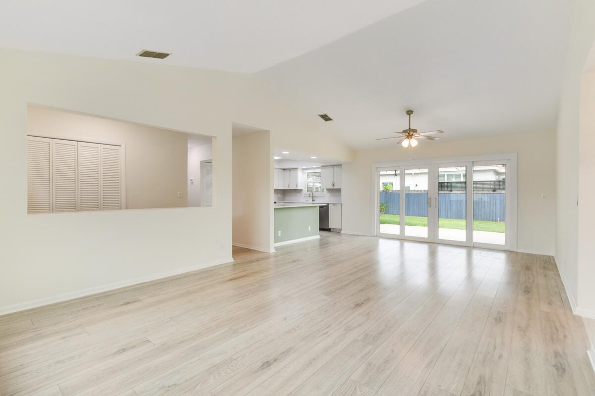 8121 SE Helen Terrace — photo 5