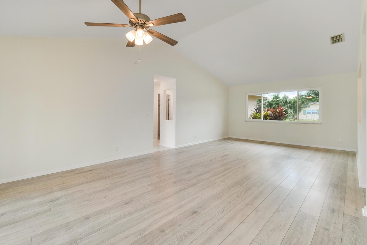 8121 SE Helen Terrace — photo 6