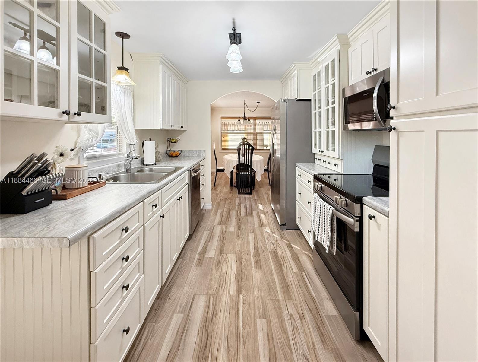 5720 Lakeshore Drive — photo 2