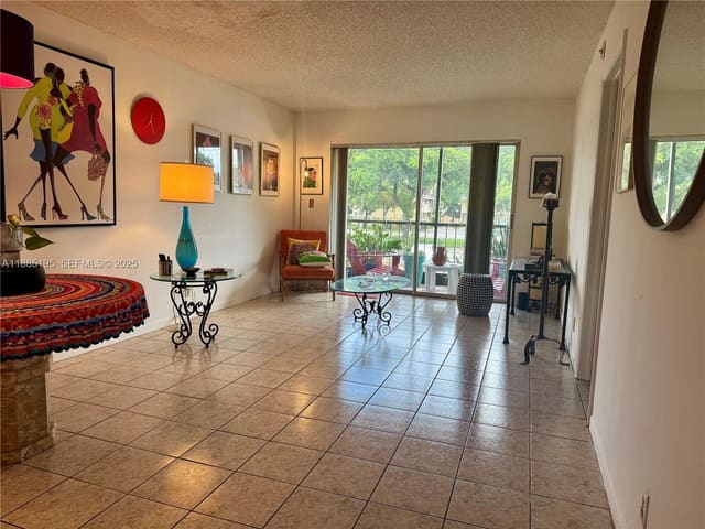 4168 NW 90th Avenue 205, Coral Springs, FL 33065