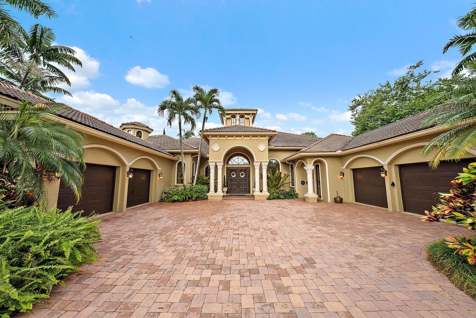 7730 Woodsmuir Drive — photo 10
