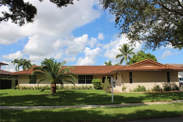 16100 W Prestwick Place, sold in Miami Lakes - Loch Lomond, Miami Lakes, FL