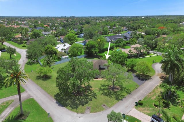 14940 SW 164th Terrace, sold in Kings Grove, Miami, FL