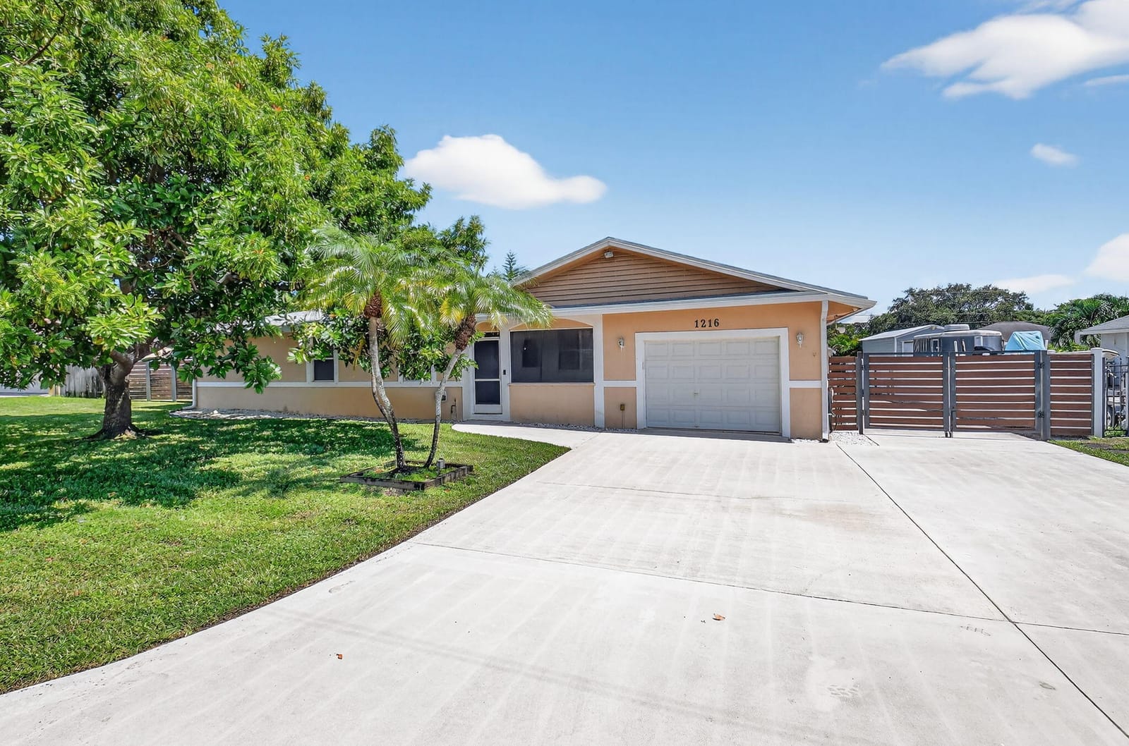 1216 NW 8th Court, Boynton Beach, FL 33426 photo 2