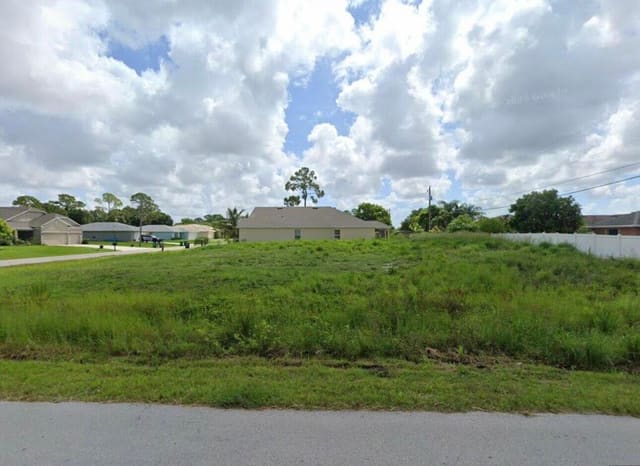 4001 SW Haycroft Street, Port St. Lucie, FL 34953