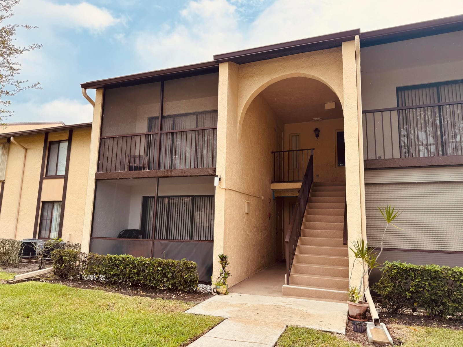 802 Sky Pine Way F2, Greenacres, FL 33415