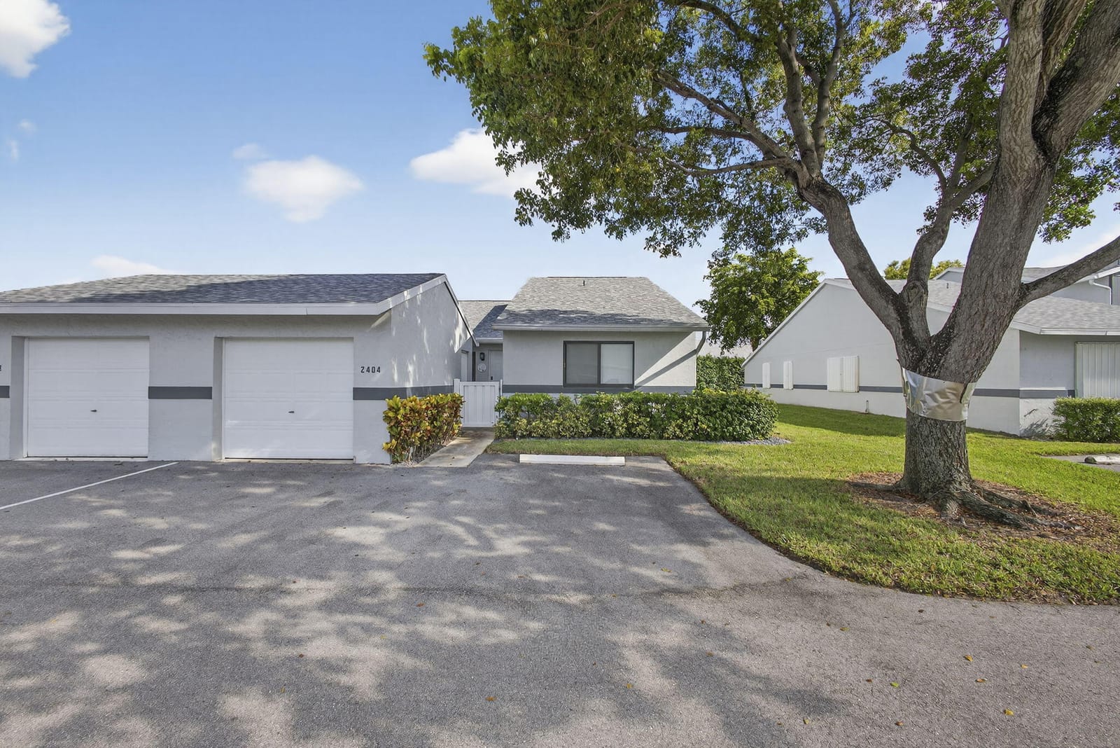 2641 Gately Drive W 2404, West Palm Beach, FL 33415 photo 1
