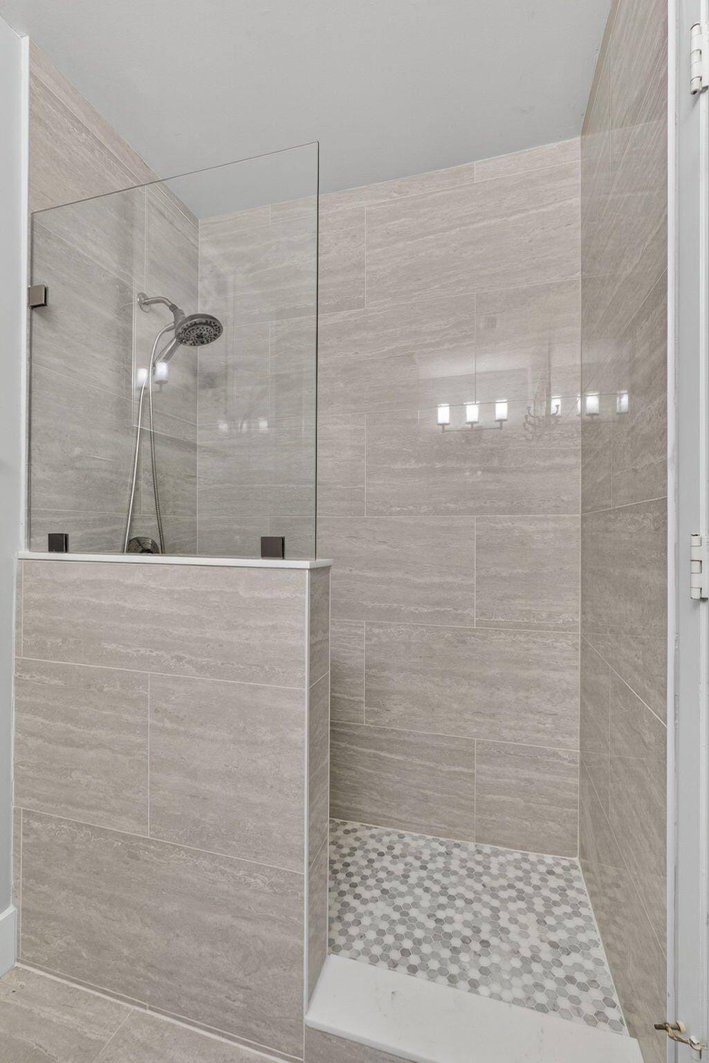 2641 Gately Drive W 2404, West Palm Beach, FL 33415 photo 12