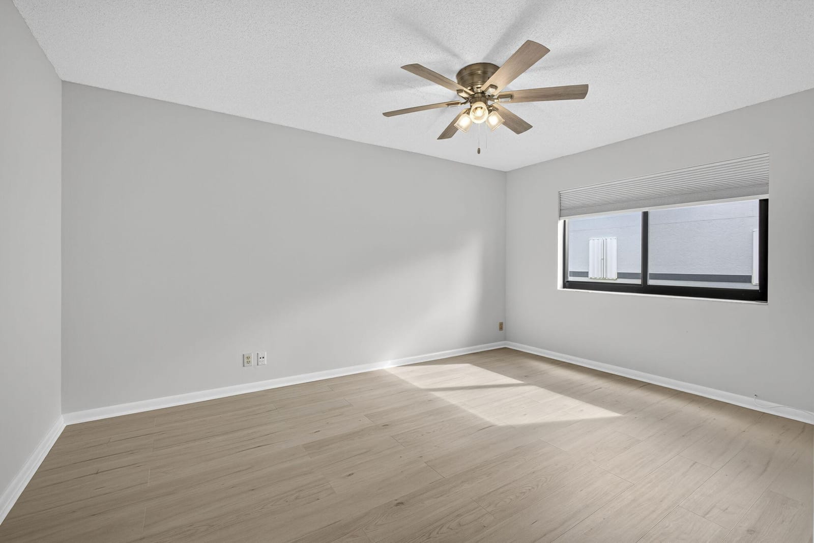 2641 Gately Drive W 2404, West Palm Beach, FL 33415 photo 13