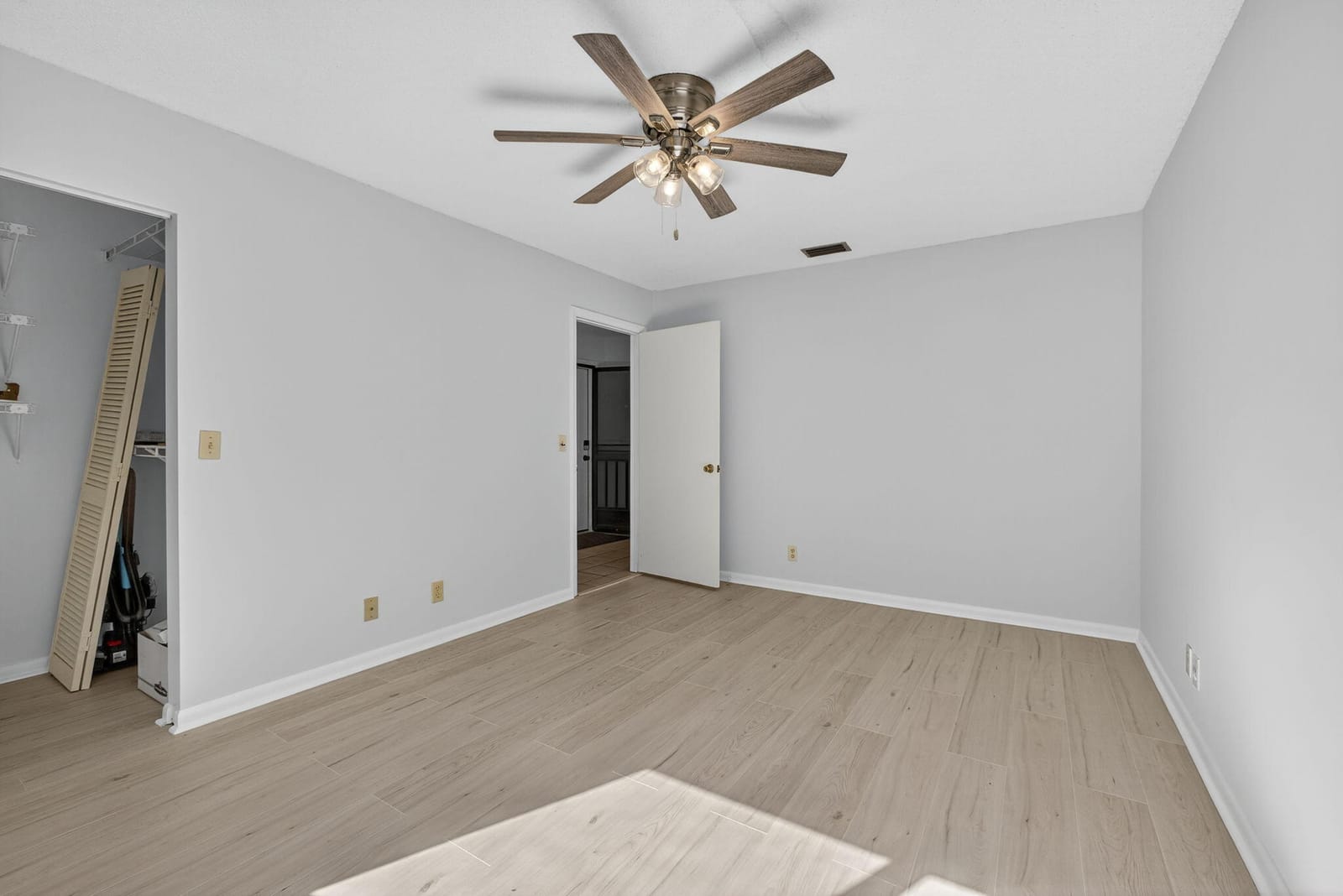 2641 Gately Drive W 2404, West Palm Beach, FL 33415 photo 14