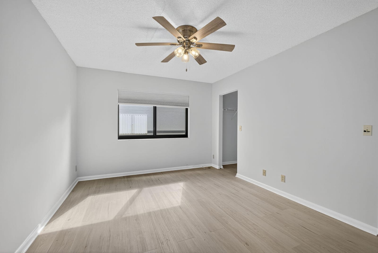 2641 Gately Drive W 2404, West Palm Beach, FL 33415 photo 15