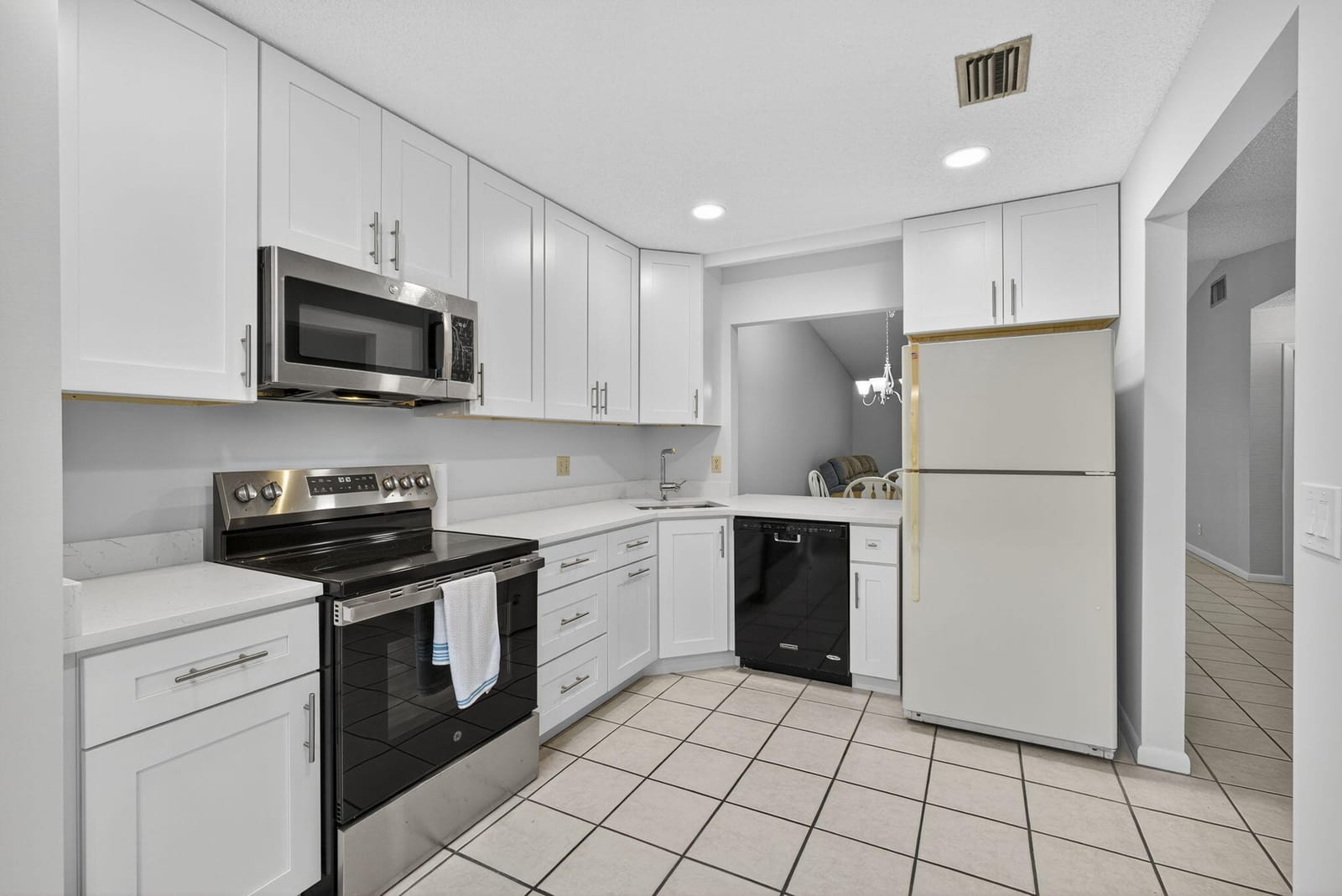 2641 Gately Drive W 2404, West Palm Beach, FL 33415 photo 18
