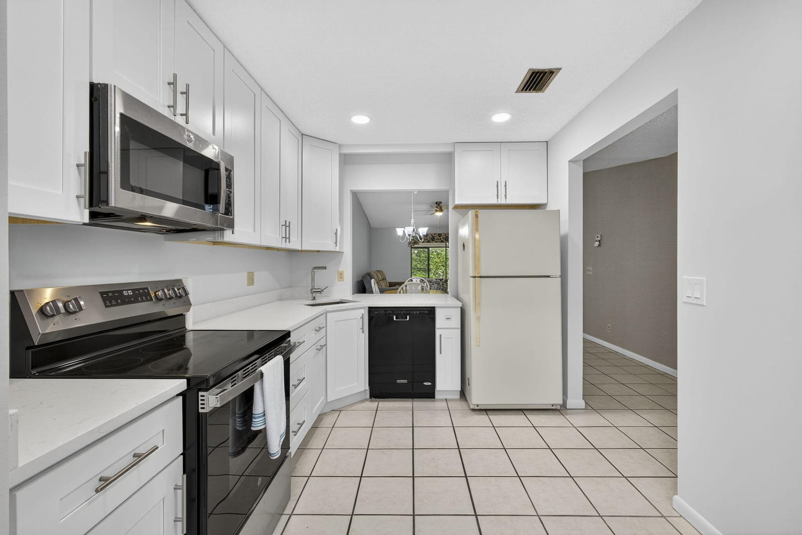2641 Gately Drive W 2404, West Palm Beach, FL 33415 photo 19