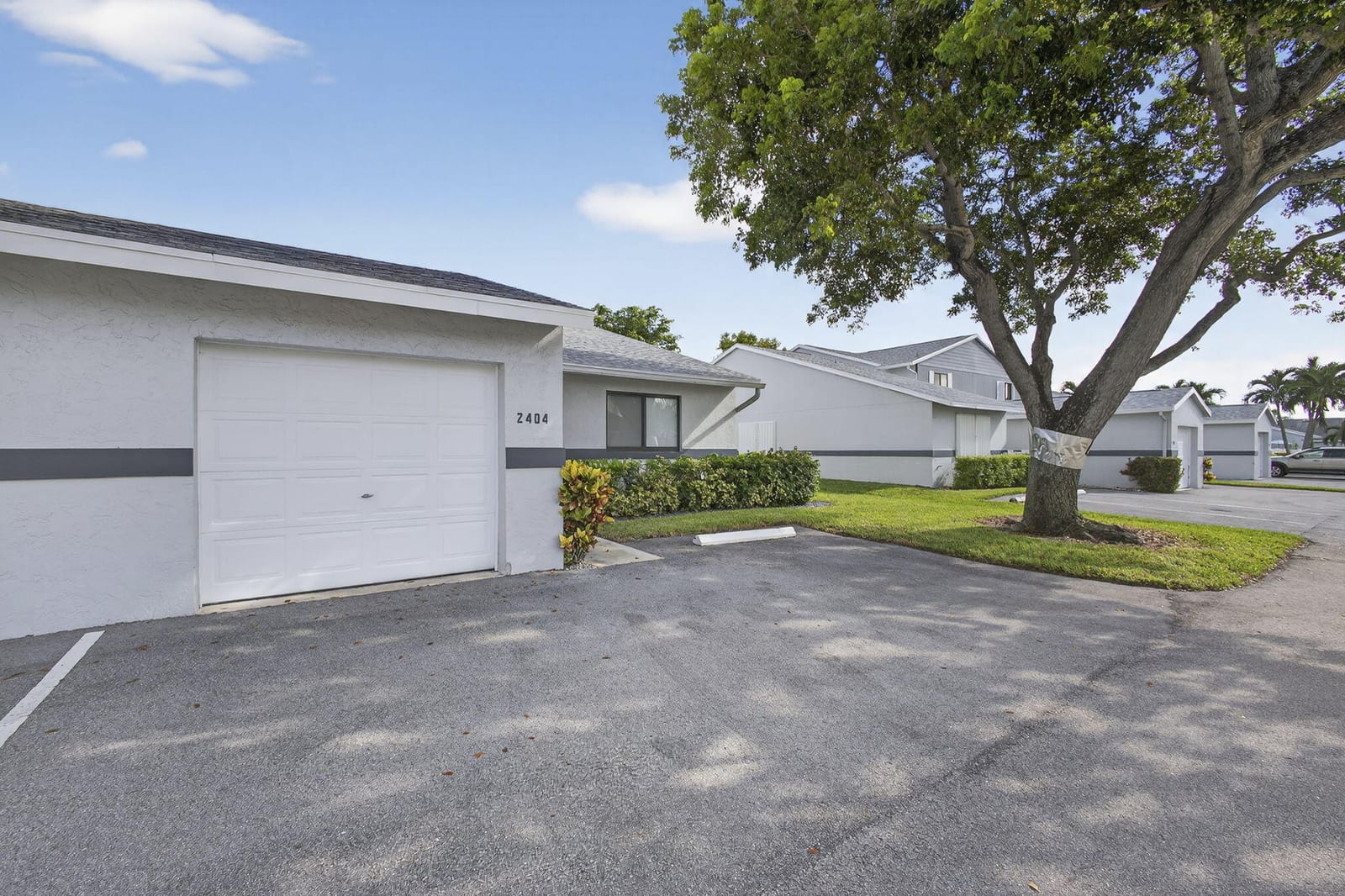 2641 Gately Drive W 2404, West Palm Beach, FL 33415 photo 3