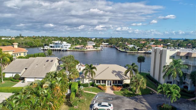 624 Snug Harbor Drive B8, sold in Snug Harbor Gardens Condo, Boynton Beach, FL