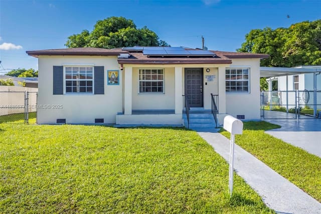 280 E 39th Street, sold in Sunset Manor, Hialeah, FL