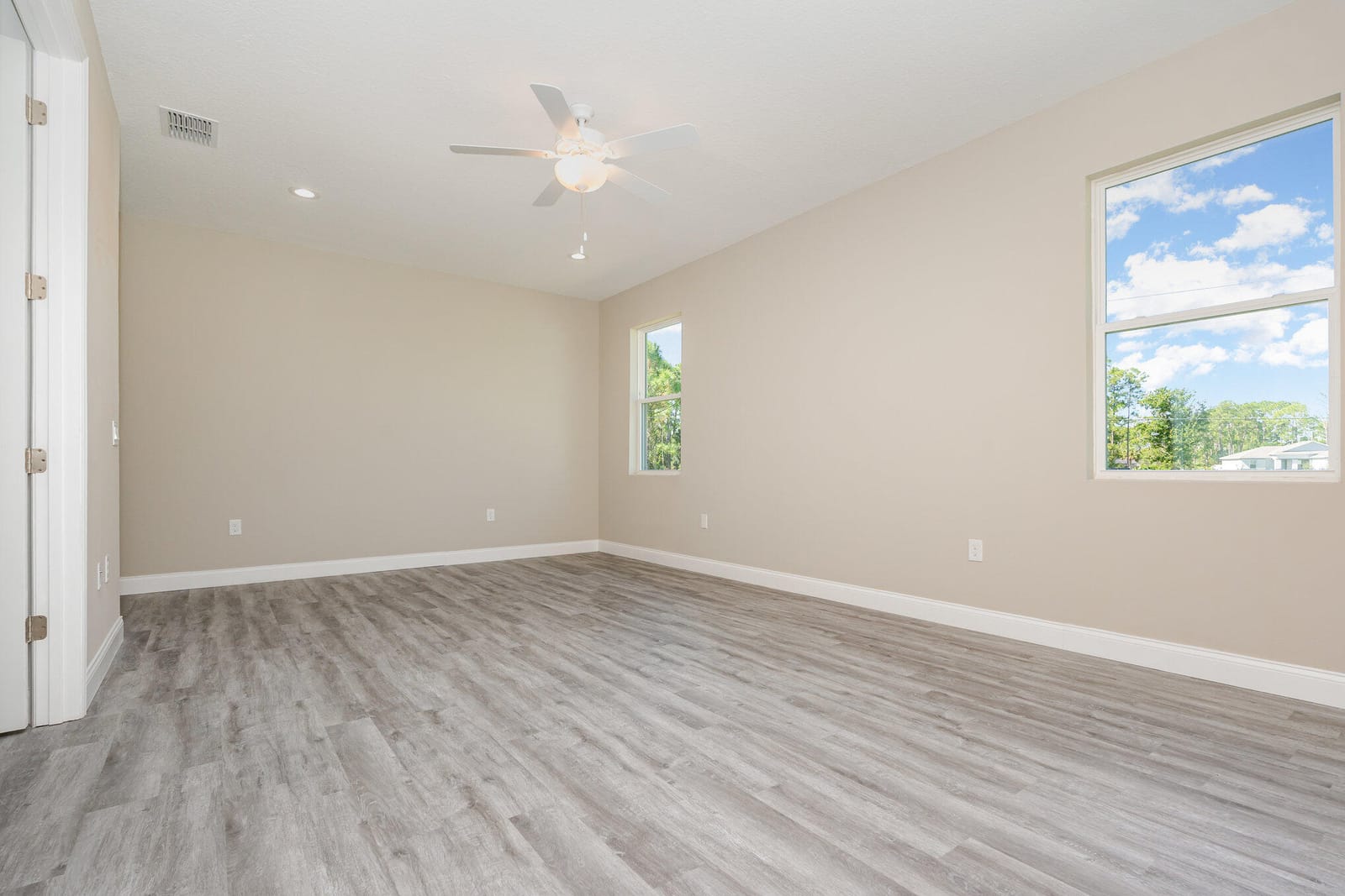 3187 Topsey Avenue SE — photo 12