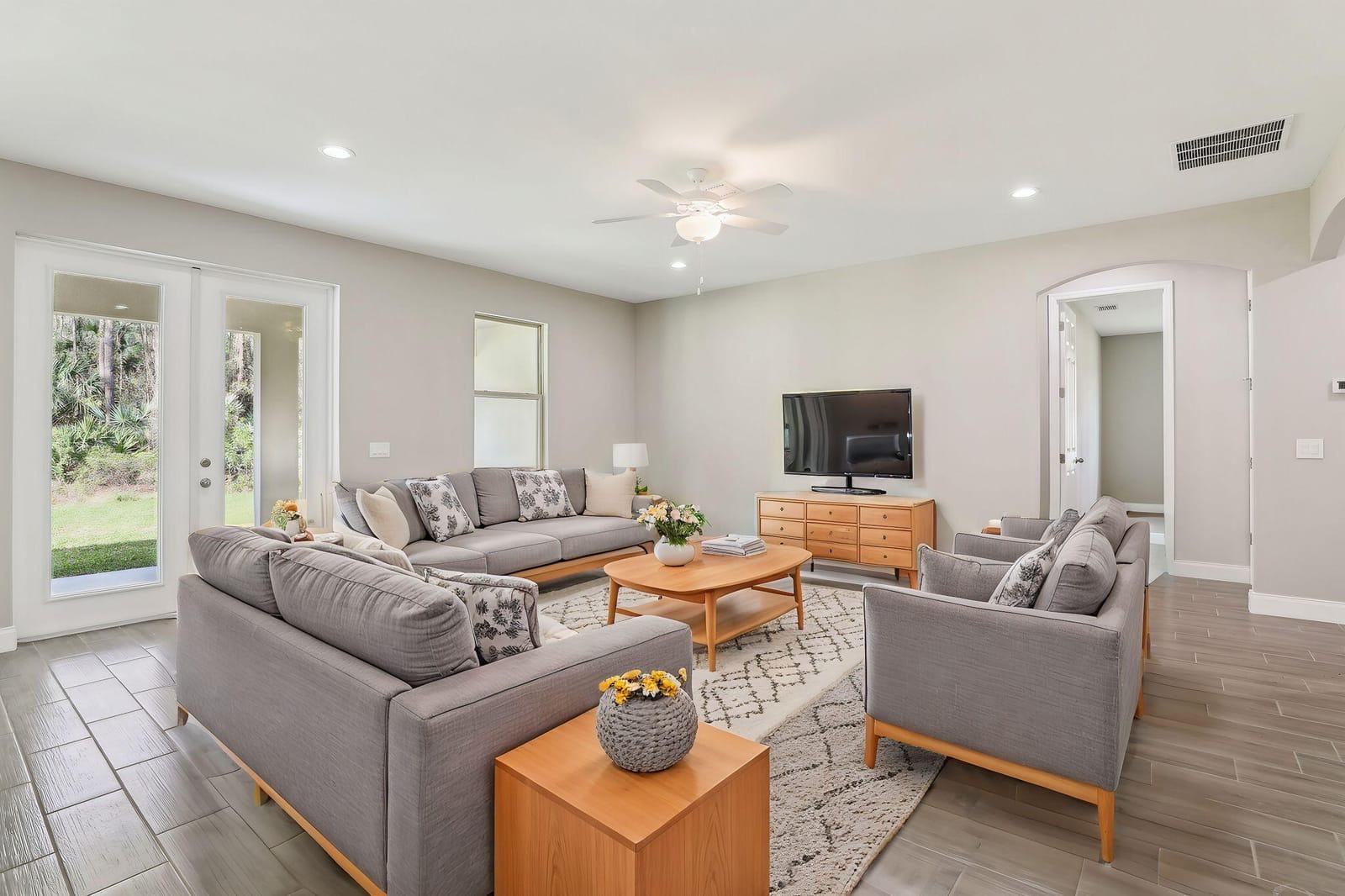 3187 Topsey Avenue SE — photo 8