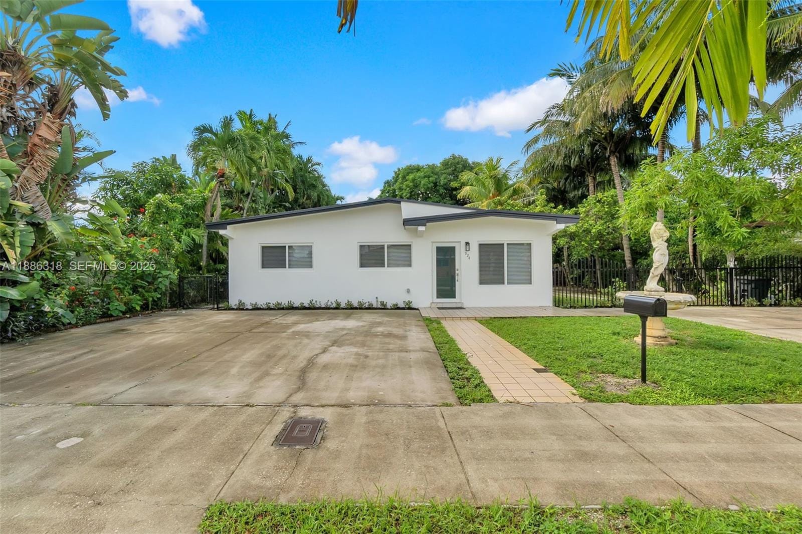 924 W 28th Street, Hialeah, FL 33010