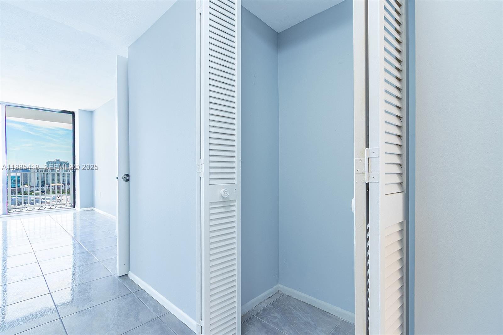 210 174th Street 2406, Sunny Isles Beach, FL 33160 photo 17