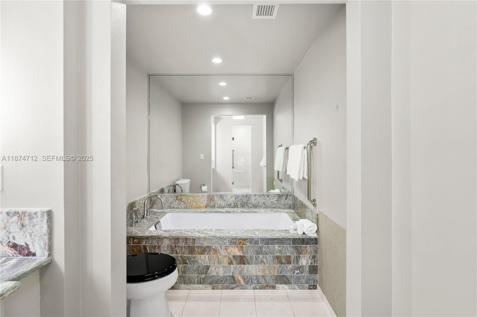 551 N Fort Lauderdale Beach Boulevard R2212, Fort Lauderdale, FL 33304 photo 29