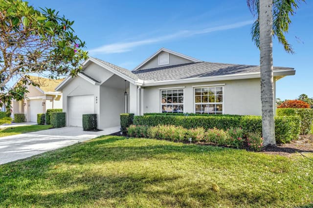 293 Moccasin Trail W, sold in Eagle Ridge, Jupiter, FL