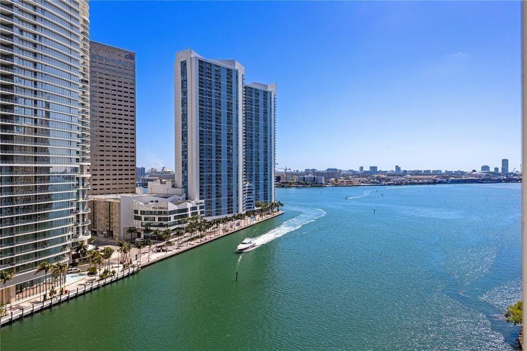465 Brickell Avenue 2706 — photo 2