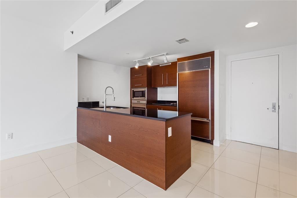 465 Brickell Avenue 2706 — photo 7
