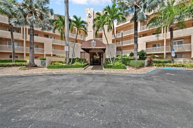 7667 Granville Drive 310, sold in Granville Condominium, Tamarac, FL
