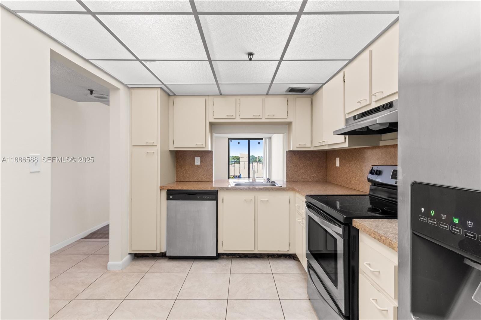 2625 Collins Avenue 608 — photo 4