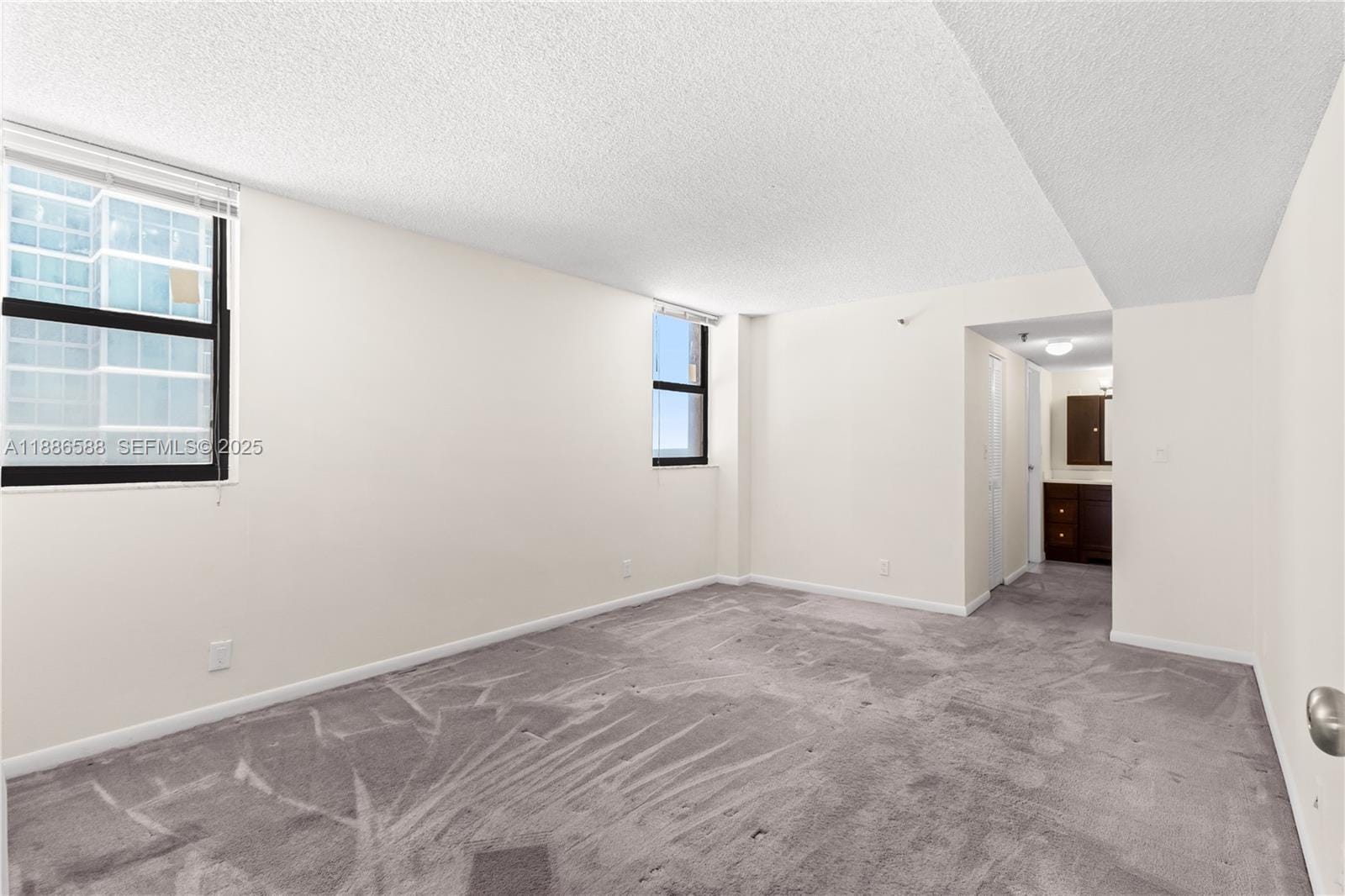 2625 Collins Avenue 608 — photo 8