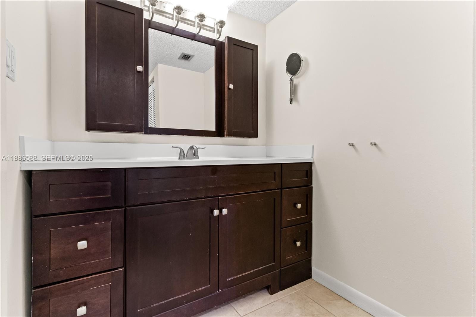 2625 Collins Avenue 608 — photo 10