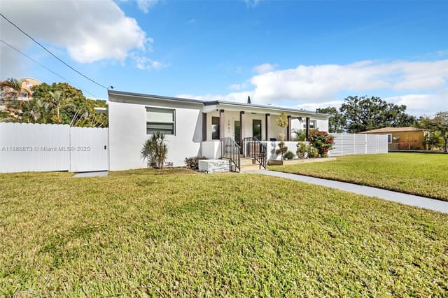1401 NW 52nd Street, Miami, FL 33142