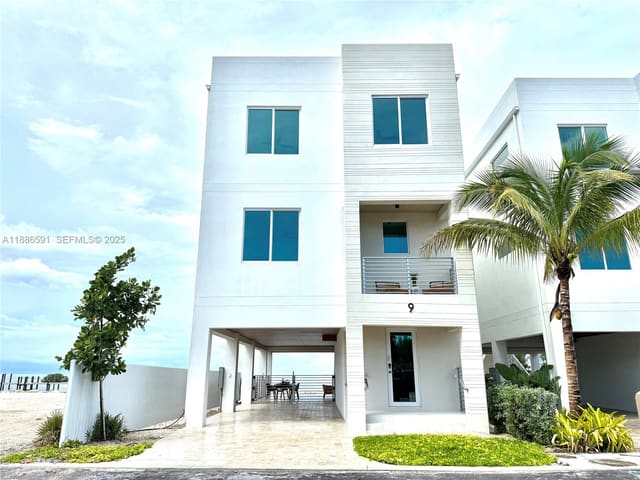 990 41st Gulf Street 9, FL 33050