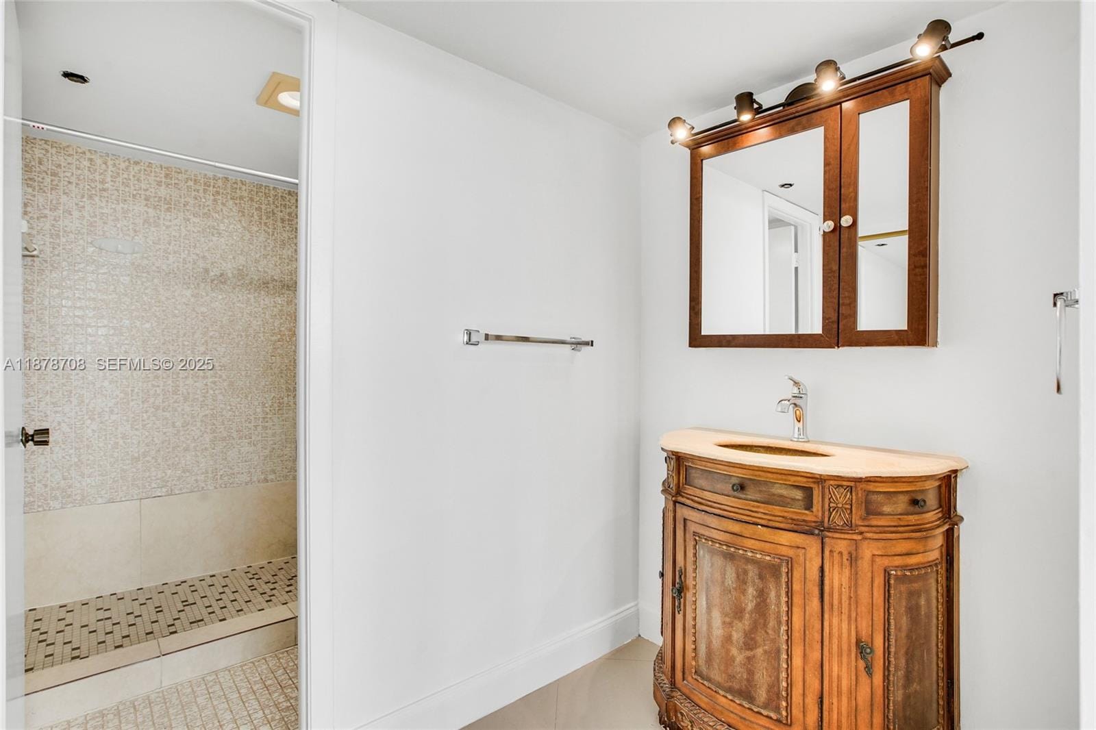 1100 Saint Charles Place PH5 — photo 11