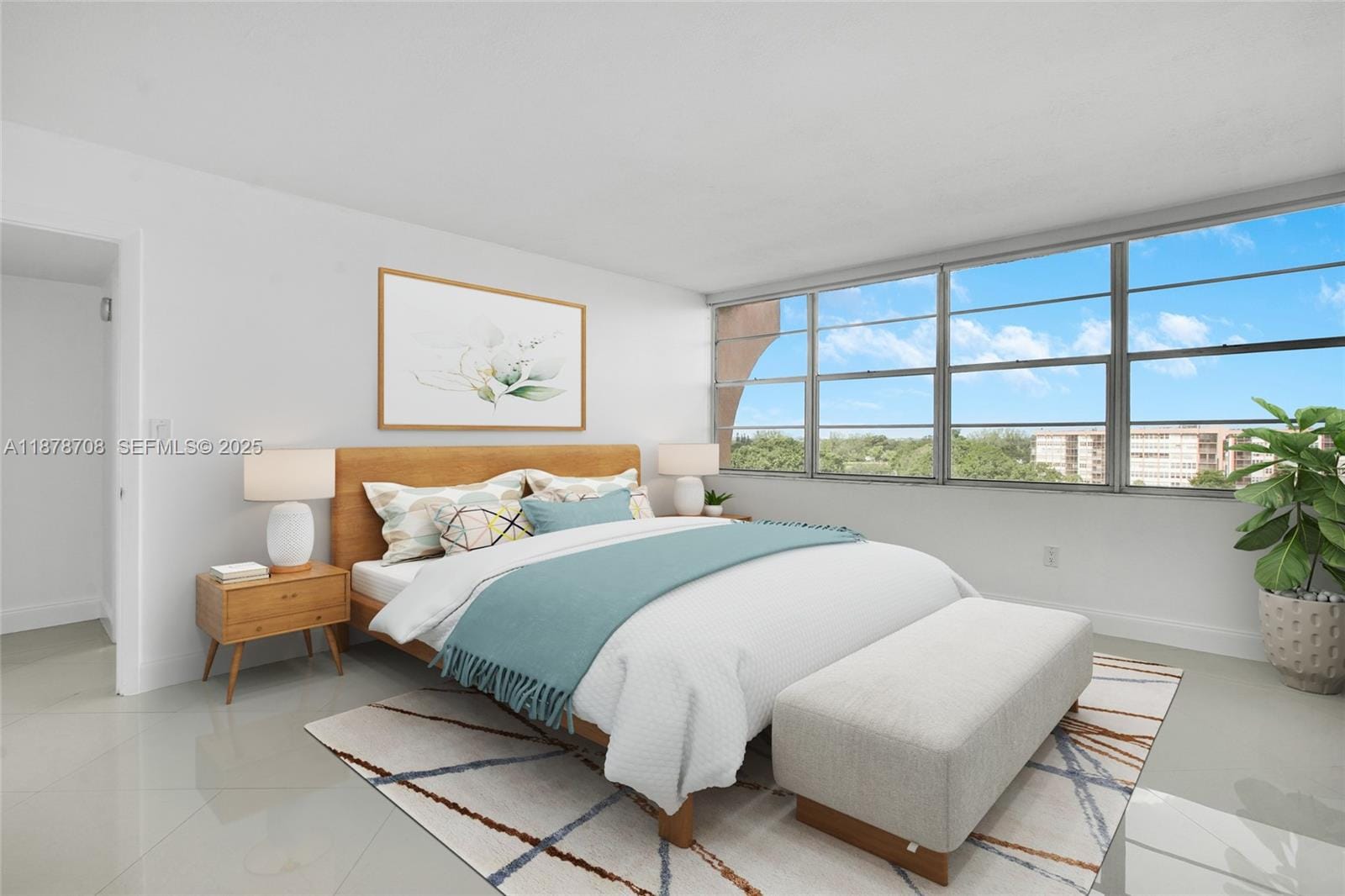 1100 Saint Charles Place PH5 — photo 3