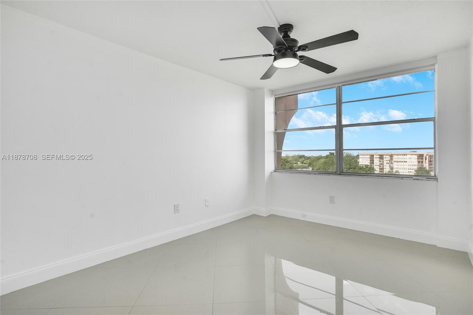 1100 Saint Charles Place PH5 — photo 9
