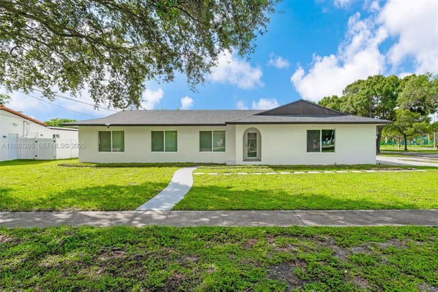 5360 SW 9th Street, Plantation, FL 33317