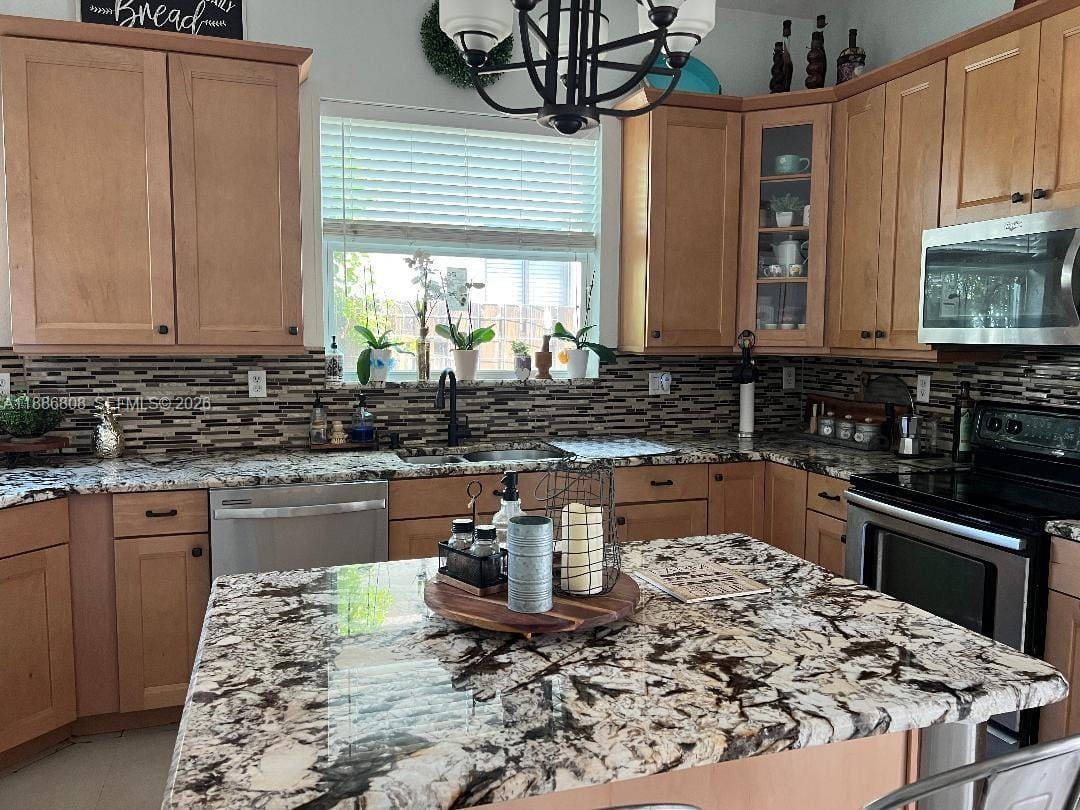 18247 NW 88th Place, Hialeah, FL 33018 photo 12