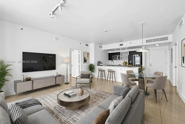 90 SW 3rd Street 3305, sold in Ivy Condo, Miami, FL
