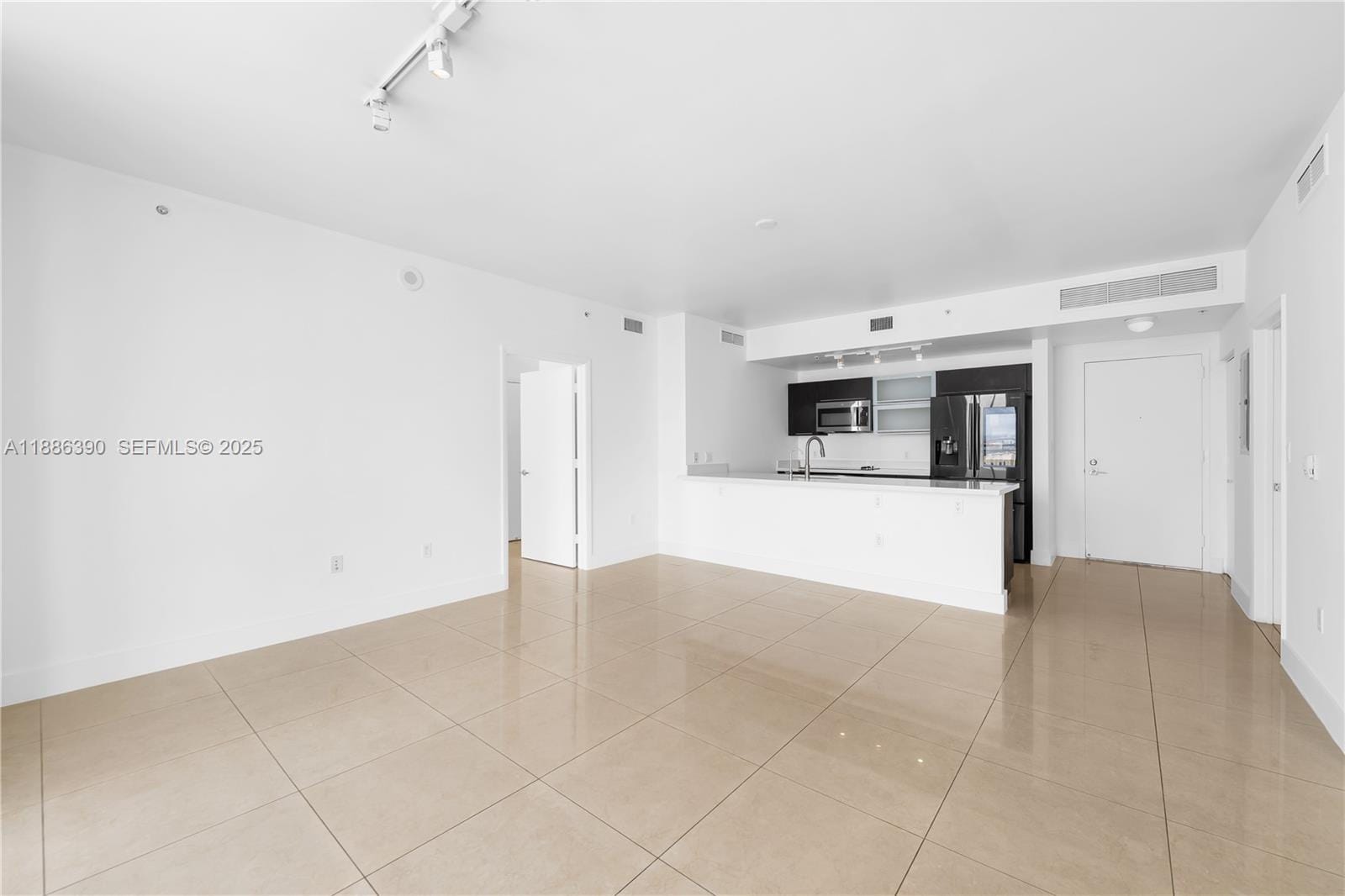 90 SW 3rd Street 3305 — photo 2