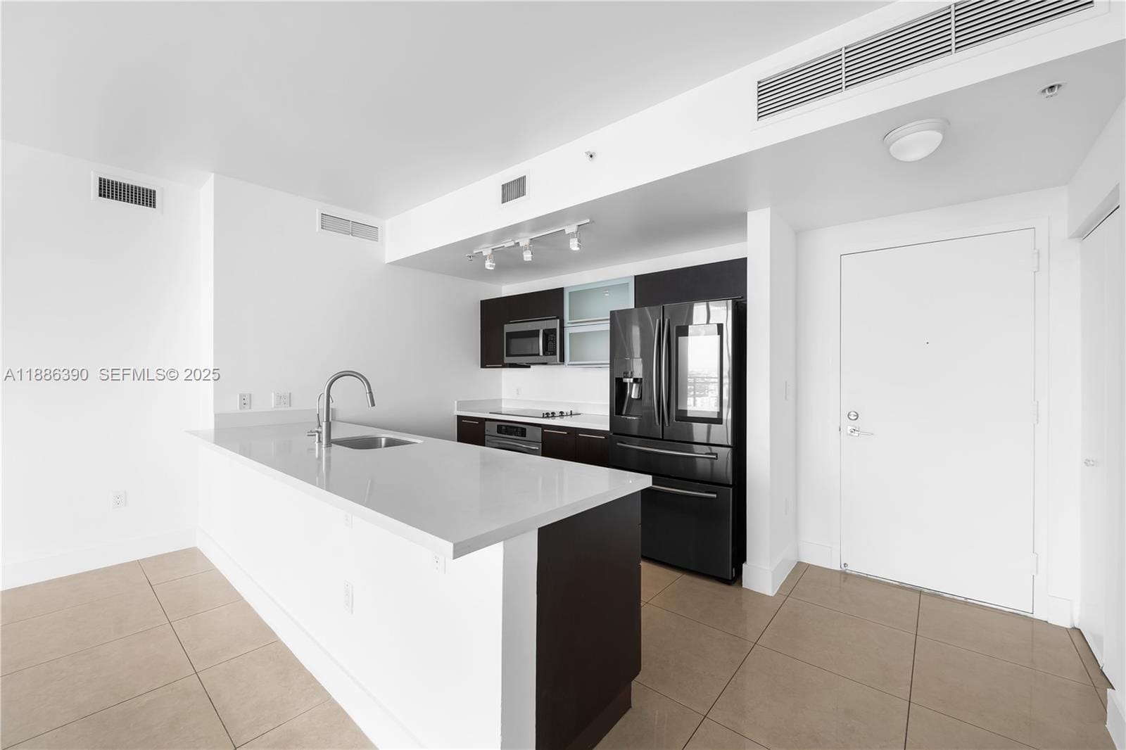 90 SW 3rd Street 3305 — photo 3