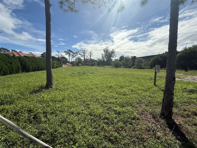 5740 NW 72 Way, Parkland, FL 33067