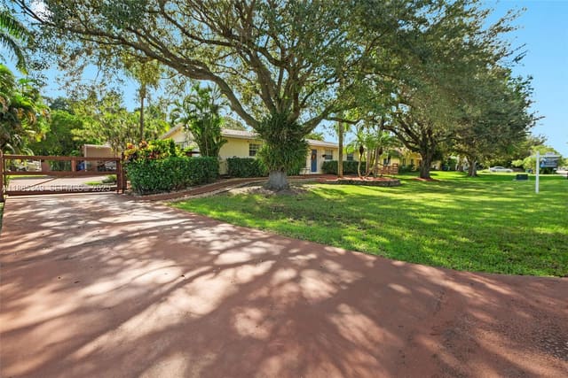 4920 SW 167th Avenue, sold in Chambers Land Co Sub Nw1/, Southwest Ranches, FL