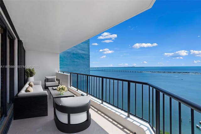 1581 Brickell Avenue 2105, Miami, FL 33129
