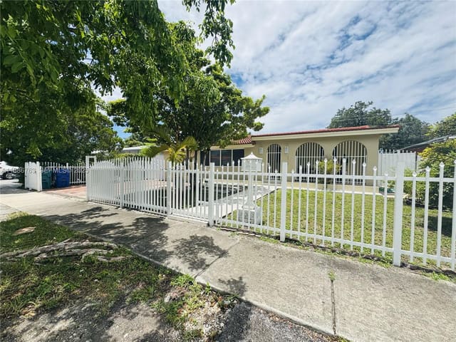 3915 NW 4th Terrace, sold in Durham Terrace, Miami, FL