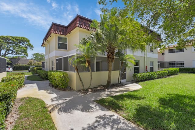717 S Us Highway 1 904, sold in Villas On The Green Condo, Jupiter, FL