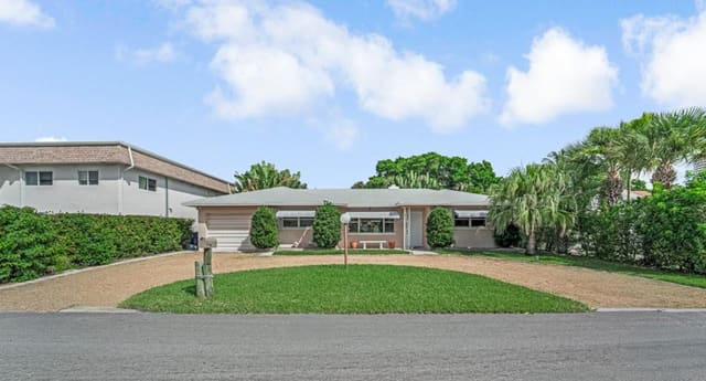 1122 Beach Road, sold in Palm Beach Shores, Palm Beach Shores, FL